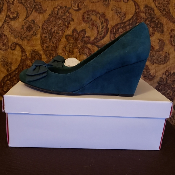 ‼️SOLD‼️⭐NIB⭐ Isaac Mizrahi Live! Suede Wedge 6.5 - Picture 5 of 10